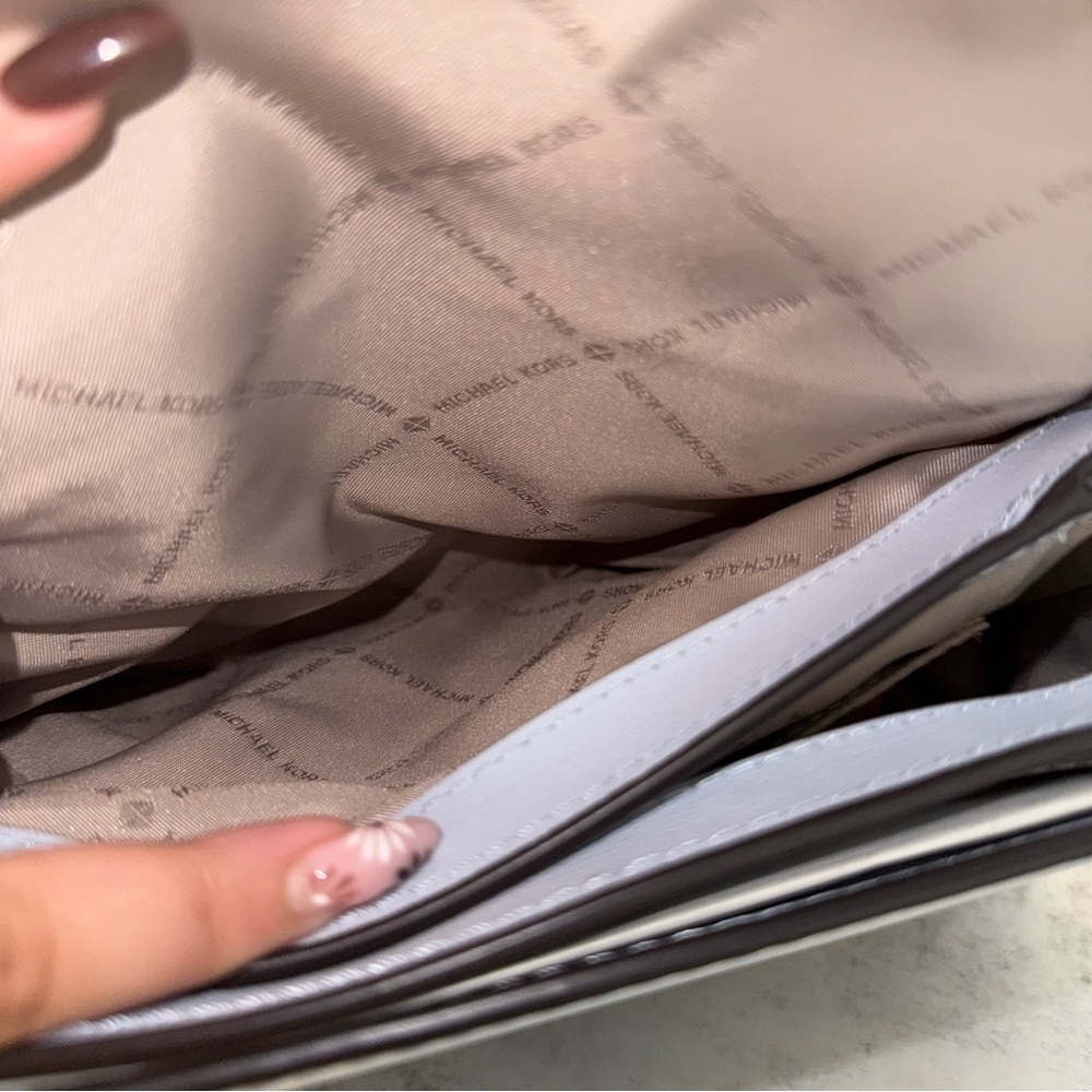 Michael Kors Ellis Medium Purse in Soft Sky - Picture 6 of 9